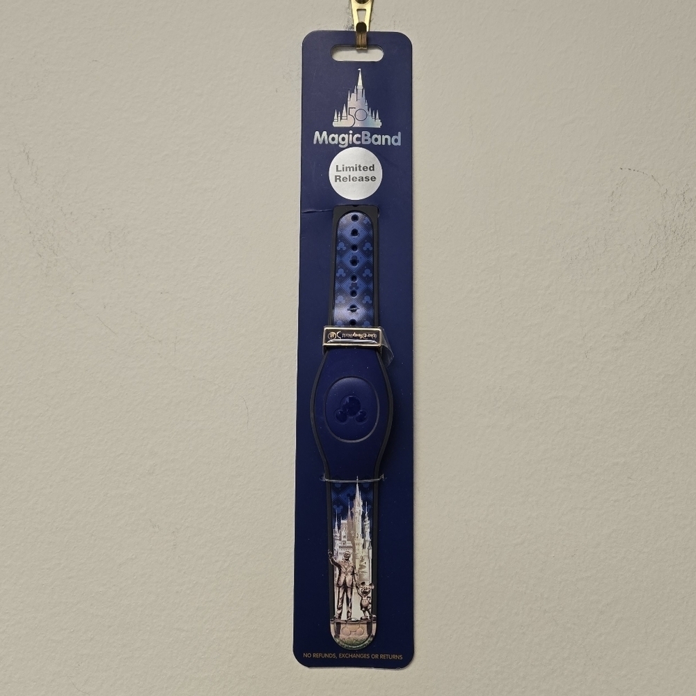 Disney World Walt & Mickey Partners Statue 50th Celebration Magicband Blue - Picture 3 of 7